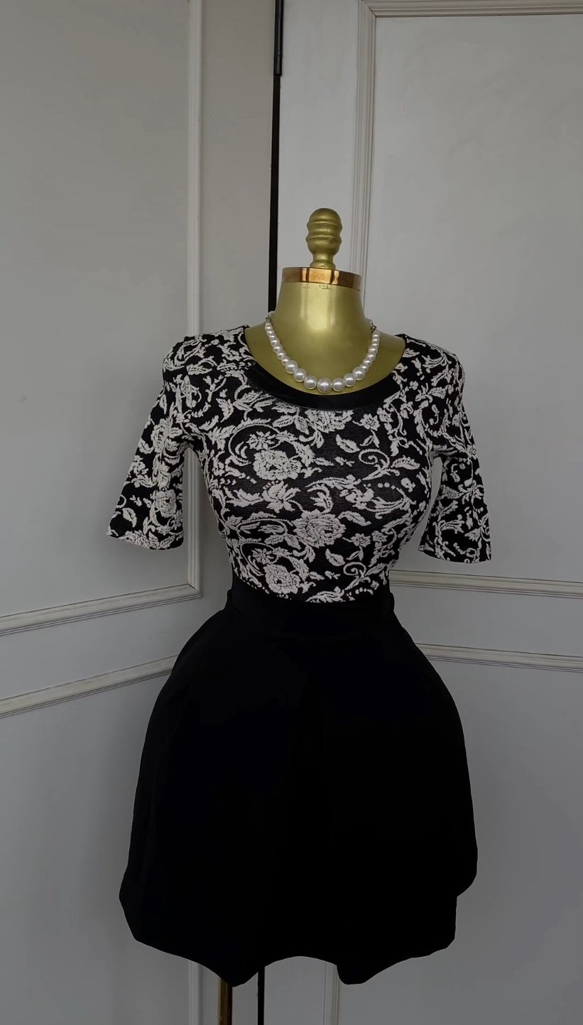 Black&white floral flared dress B16 (40D)