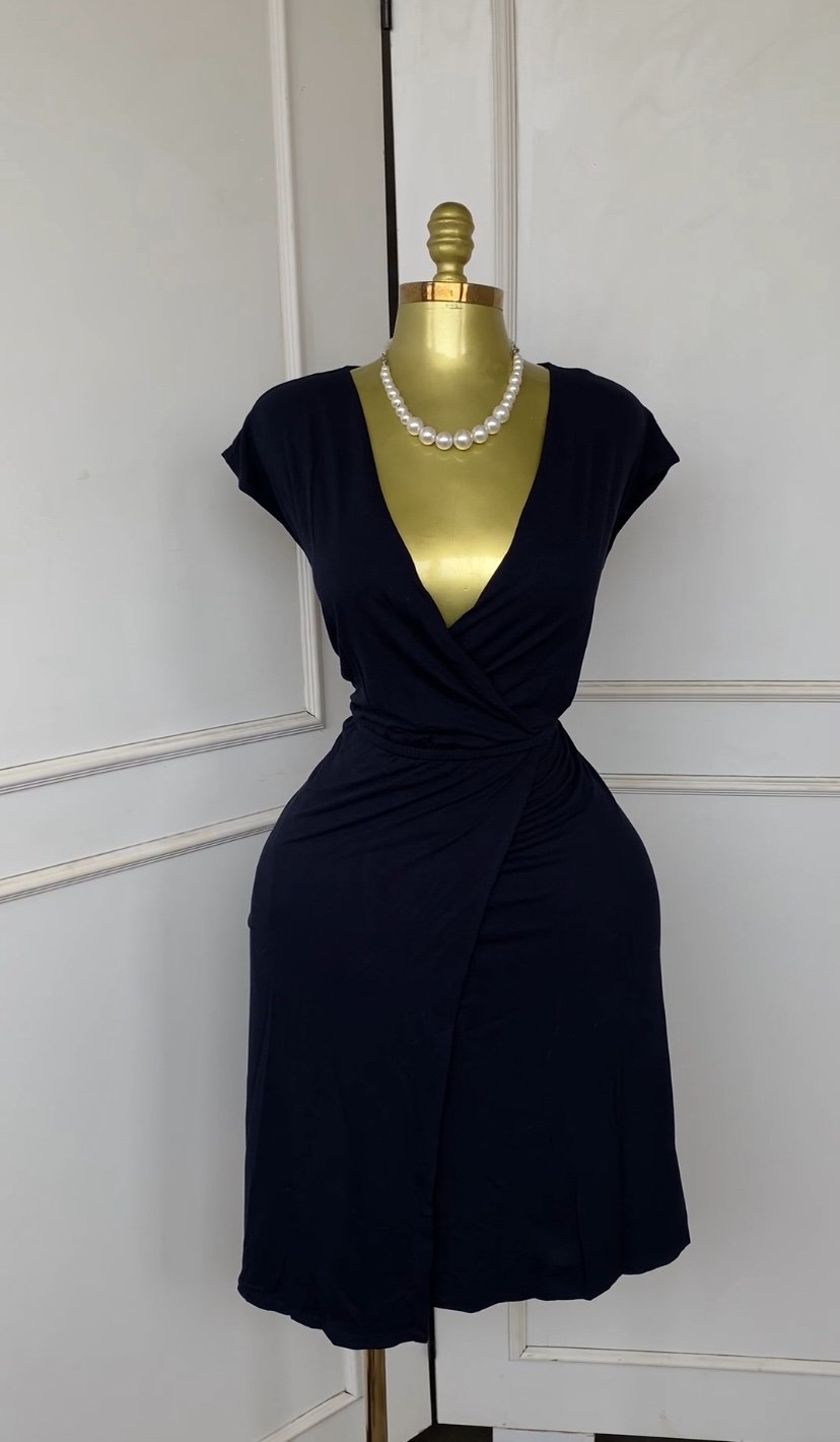 Black v-neck maxi dress B454 (40D)