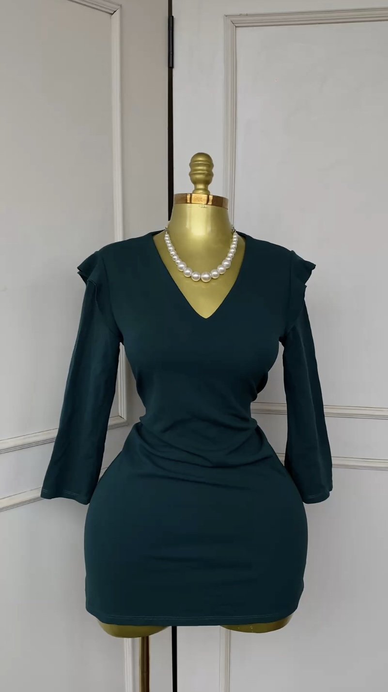 Stylish green mini dress B25 (40D)